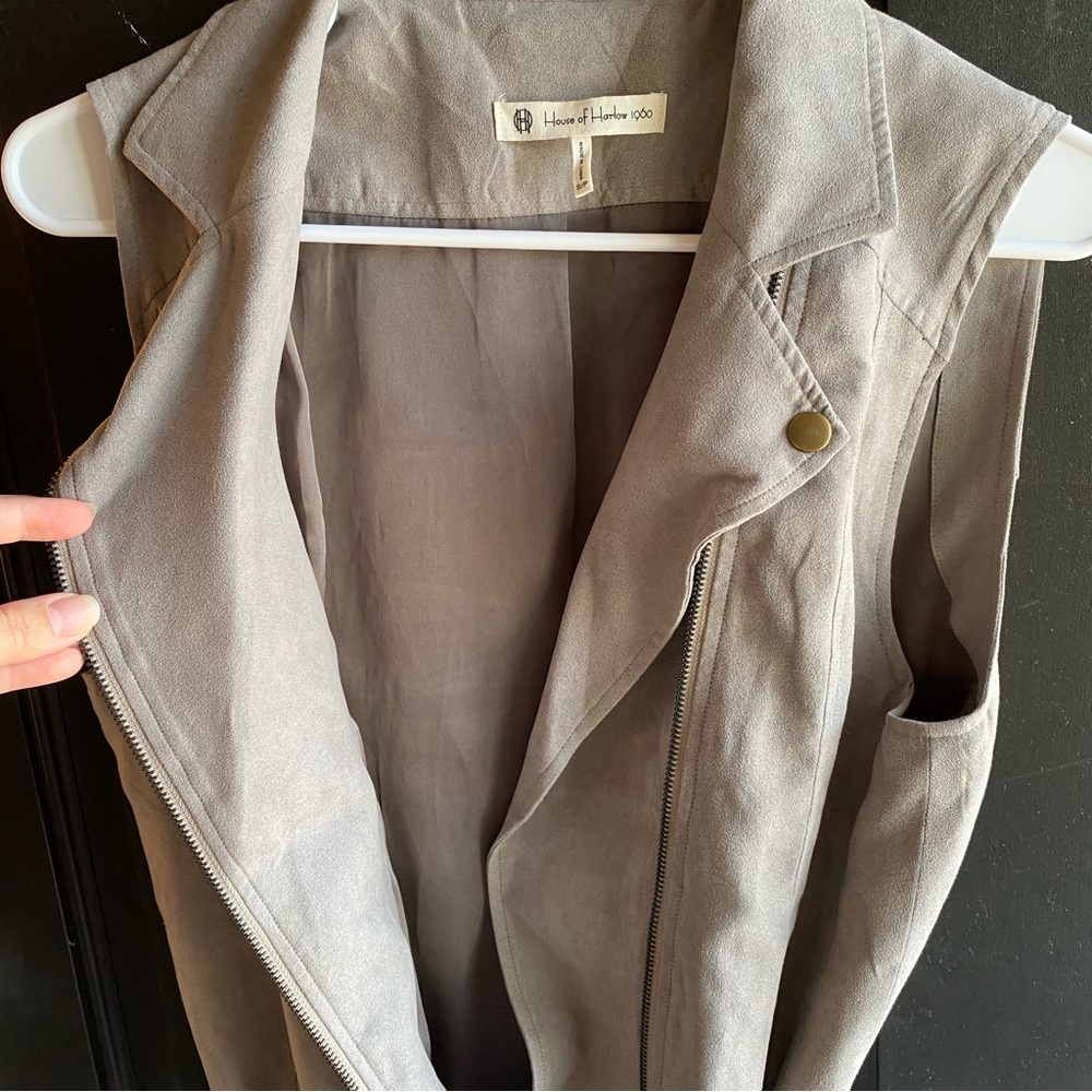 House of Harlow 1960 Moto Inspired Grey Faux Suede Vest Size Small - Picture 9 of 11